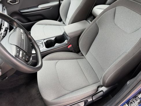 Used 2025 Kia K4 FWD image 38