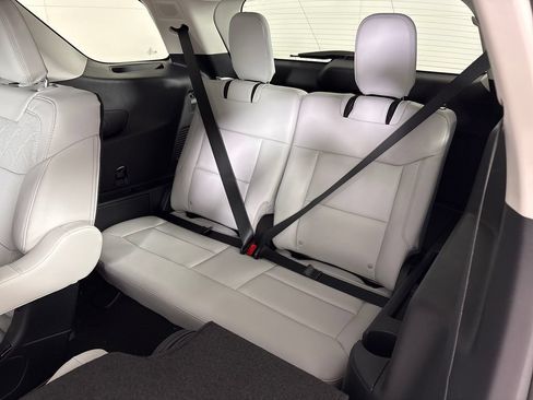 New 2026 Ford Explorer Platinum AWD/4WD image 32