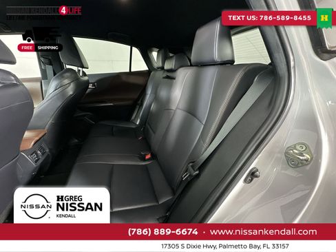 Used 2023 Toyota Venza Limited image 27