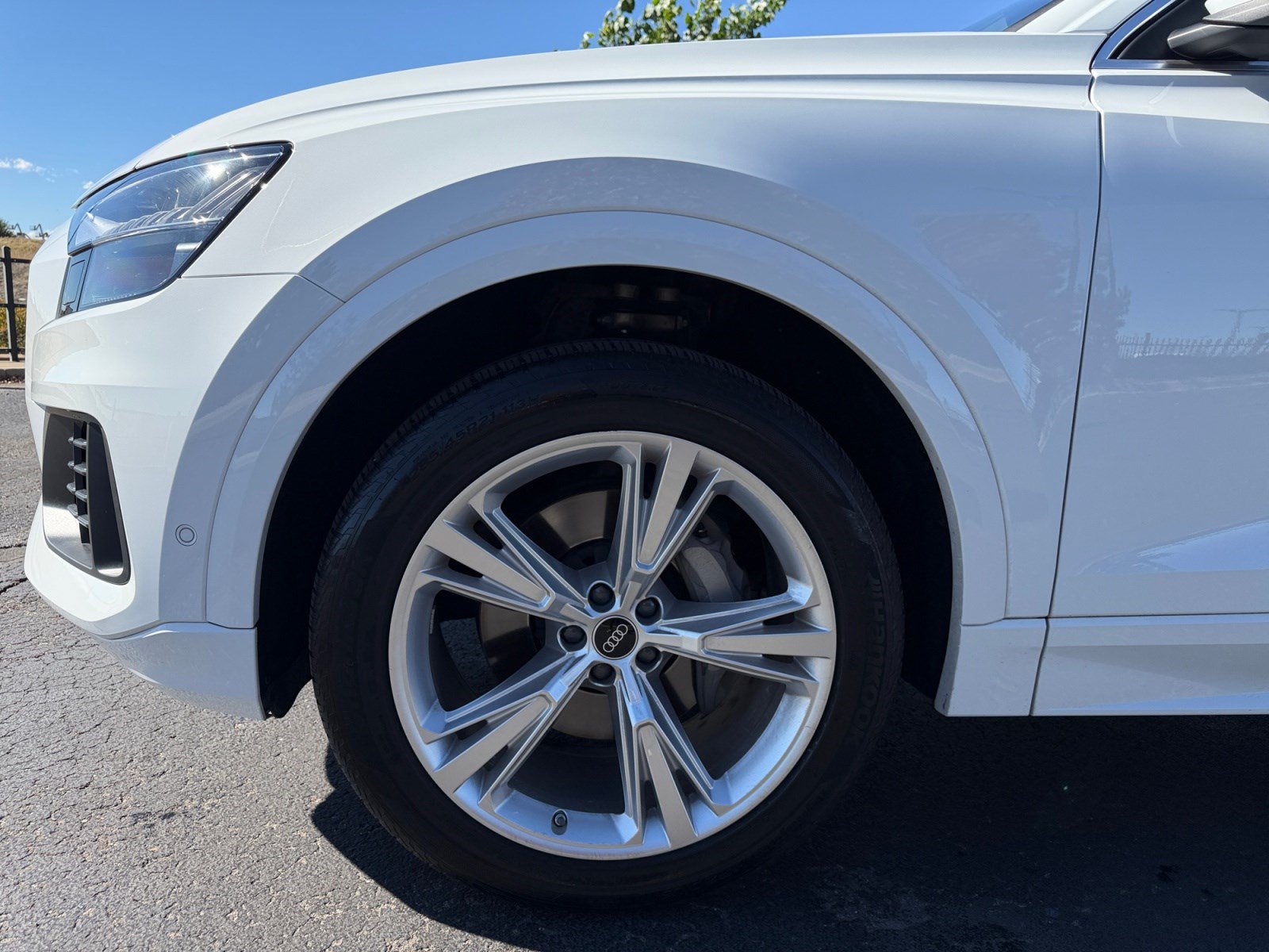 Used 2023 Audi Q8 Premium Plus AWD/4WD image 24