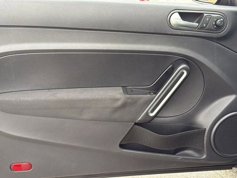 Used 2017 Volkswagen Beetle 1.8T S image 8