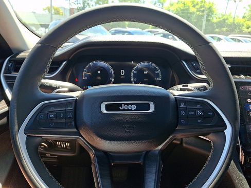 Used 2023 Jeep Grand Cherokee L Limited AWD/4WD image 21