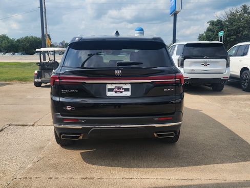 Used 2025 Buick Enclave Preferred AWD/4WD image 6