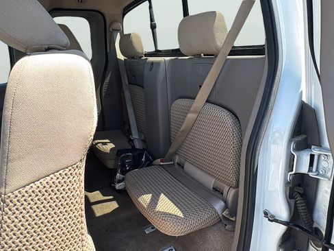 Used 2017 Nissan Frontier SV RWD image 32