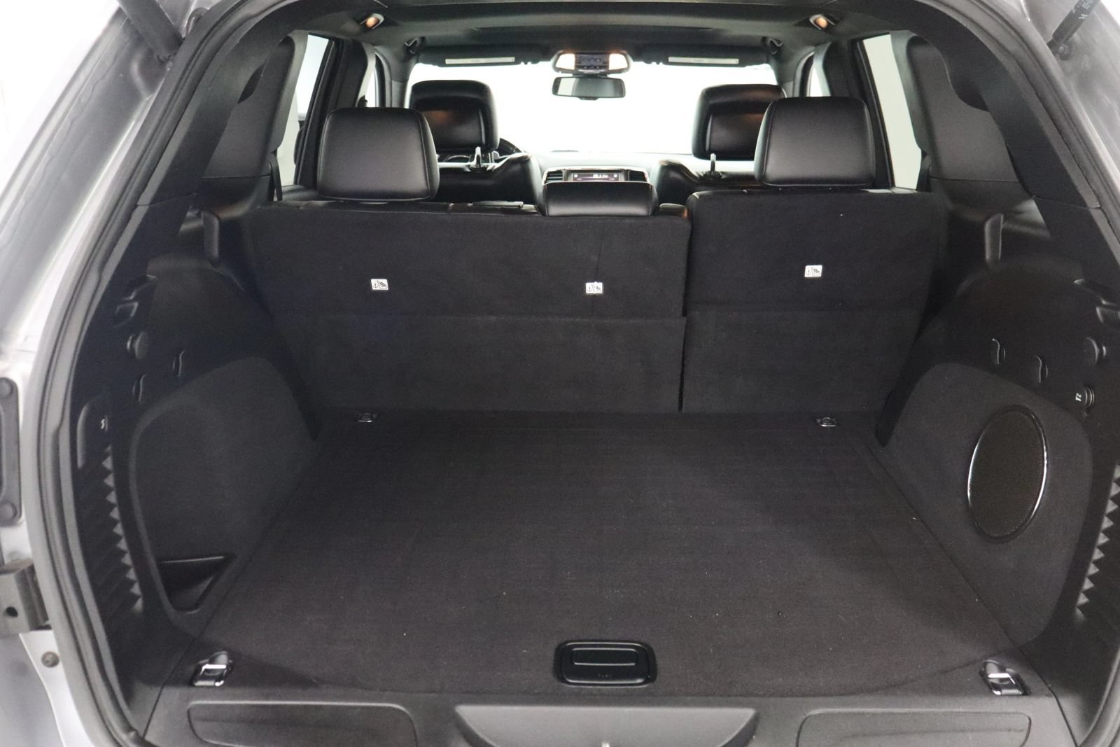 Used 2015 Jeep Grand Cherokee Altitude AWD/4WD image 8