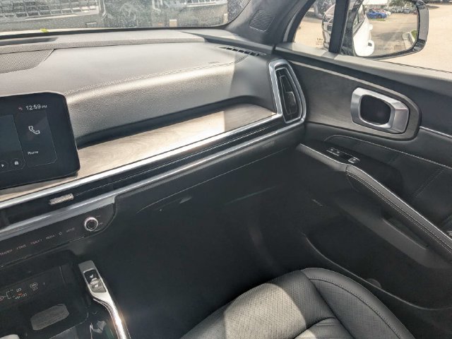Certified 2026 Kia Sorento SX Prestige AWD/4WD image 16