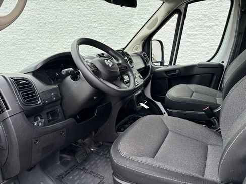 Used 2025 RAM ProMaster 2500 w/ U-Haul Equipment Group FWD image 9