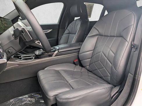 Used 2023 BMW i7 xDrive60 image 17