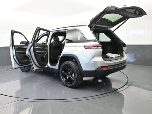 New 2026 Jeep Grand Cherokee Limited w/ Limited Altitude Package RWD image 70