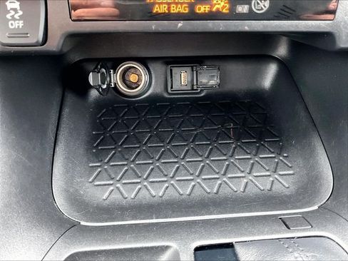 Used 2021 Toyota RAV4 XLE w/ Convenience Package AWD/4WD image 28