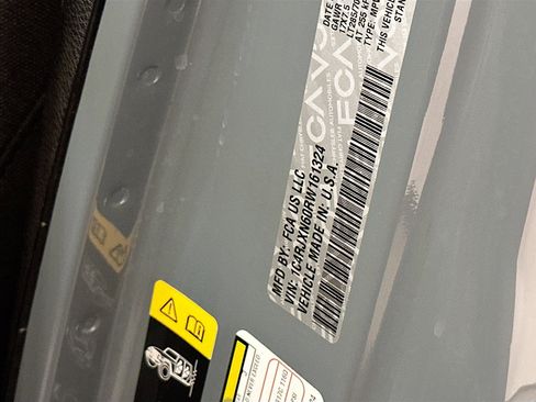 Used 2024 Jeep Wrangler Willys image 12