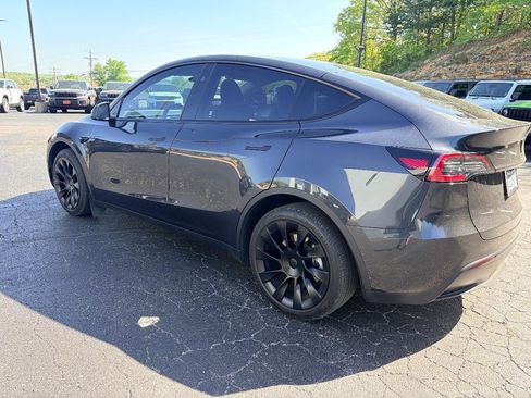 Used 2024 Tesla Model Y Long Range AWD/4WD image 7