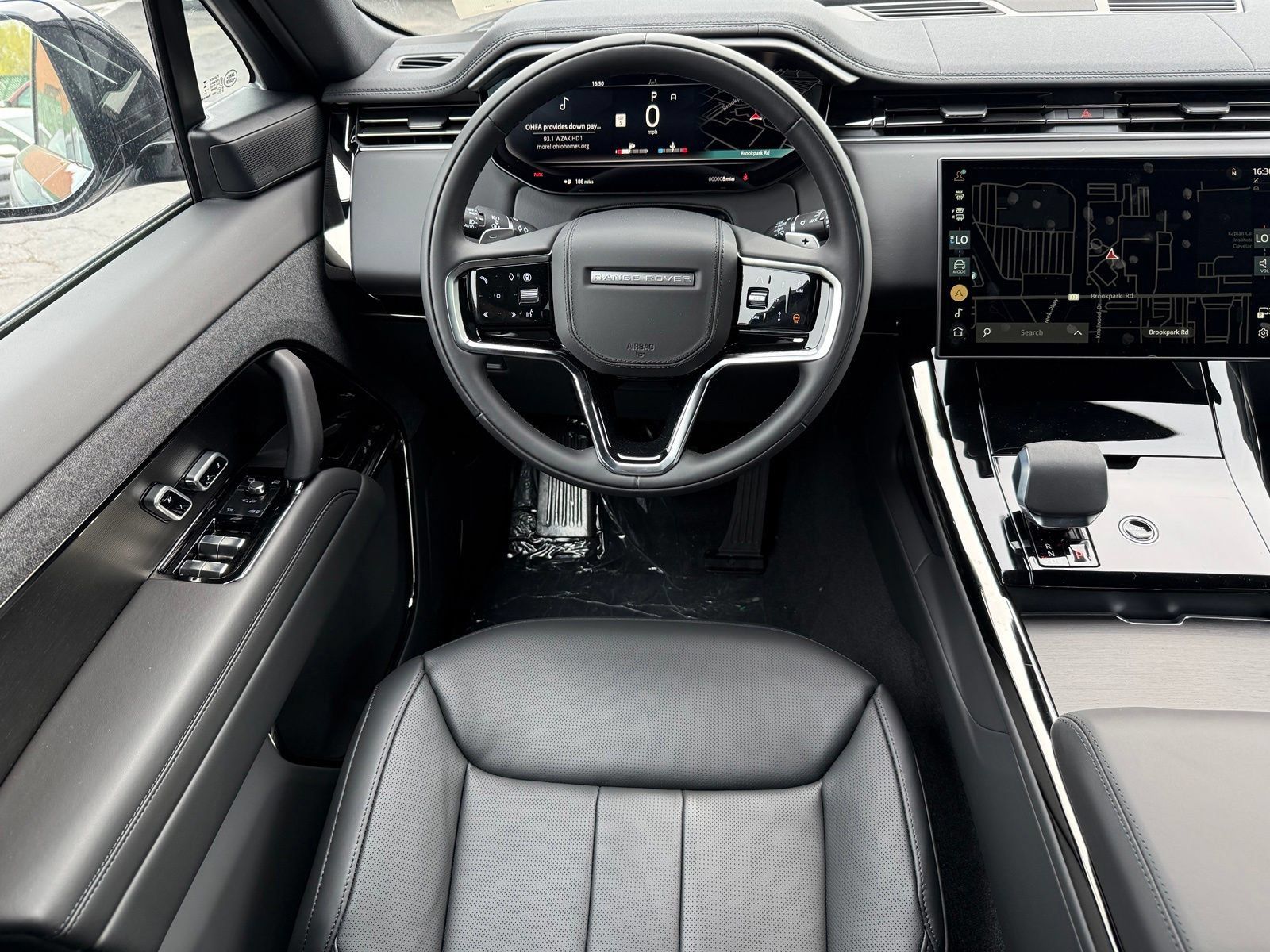 New 2026 Land Rover Range Rover Sport SE AWD/4WD image 32