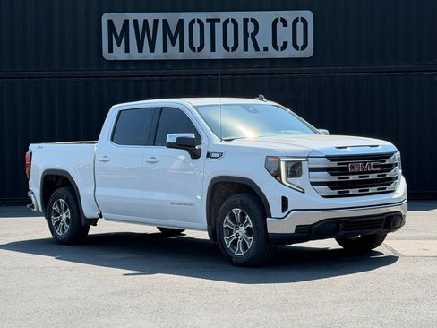 Used 2022 GMC Sierra 1500 SLE w/ X31 Off-Road Package AWD/4WD image 1