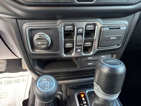 Used 2020 Jeep Gladiator Sport w/ Quick Order Package 24S AWD/4WD image 27