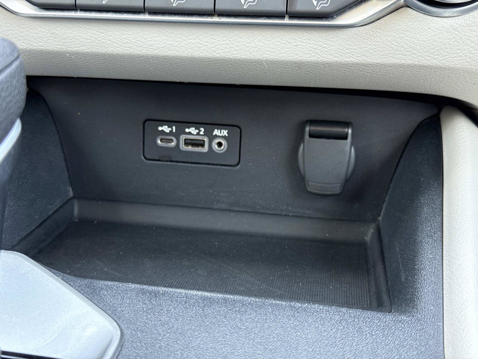 Used 2025 Nissan Altima 2.5 SV FWD image 12