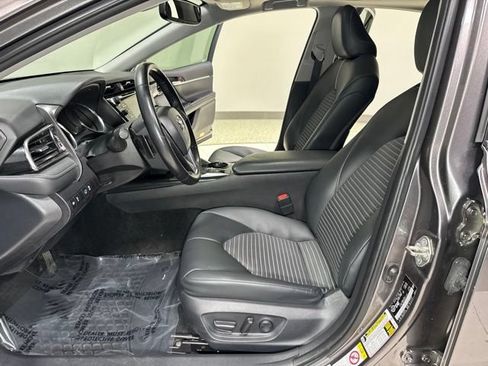 Used 2019 Toyota Camry Hybrid FWD image 15