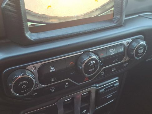 Used 2021 Jeep Wrangler Rubicon AWD/4WD image 22