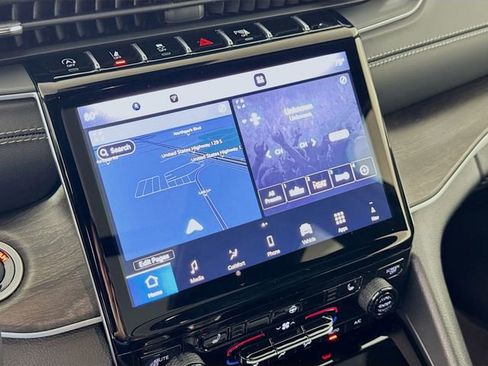 New 2025 Jeep Grand Cherokee L Limited w/ Trailer Tow Package image 18