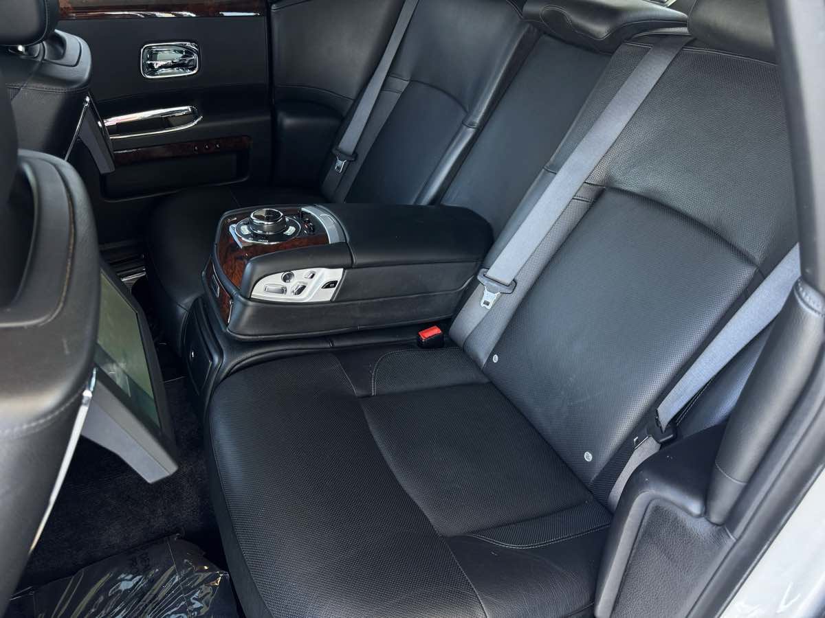 Used 2014 Rolls-Royce Ghost RWD image 18