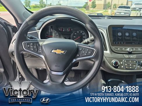 Used 2024 Chevrolet Malibu LT FWD image 16