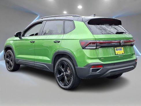 Certified 2025 Volkswagen Taos SE AWD/4WD image 7