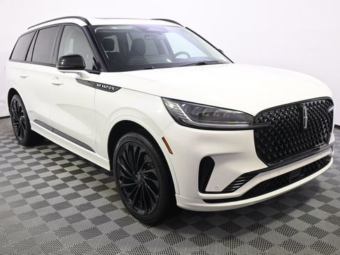 New 2026 Lincoln Aviator Reserve w/ Jet Appearance Package AWD/4WD image 8