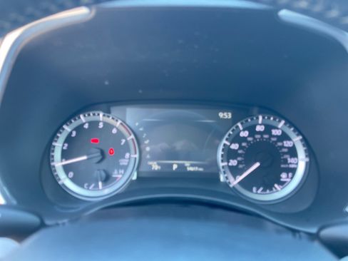 Used 2024 Toyota Highlander XLE image 4