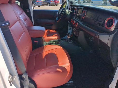 Certified 2022 Jeep Gladiator Sport AWD/4WD image 19