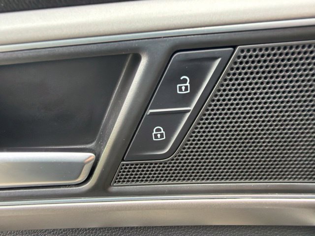 Used 2019 Volkswagen Atlas SEL FWD image 26