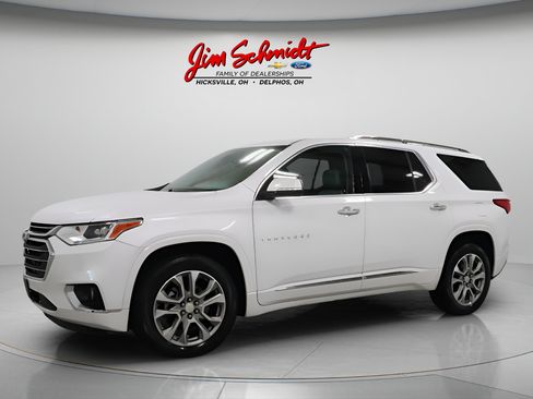 Used 2019 Chevrolet Traverse Premier w/ Driver Confidence II Package FWD image 2