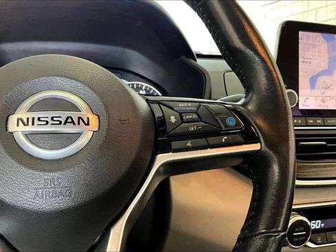 Used 2022 Nissan Altima 2.5 SL FWD image 13