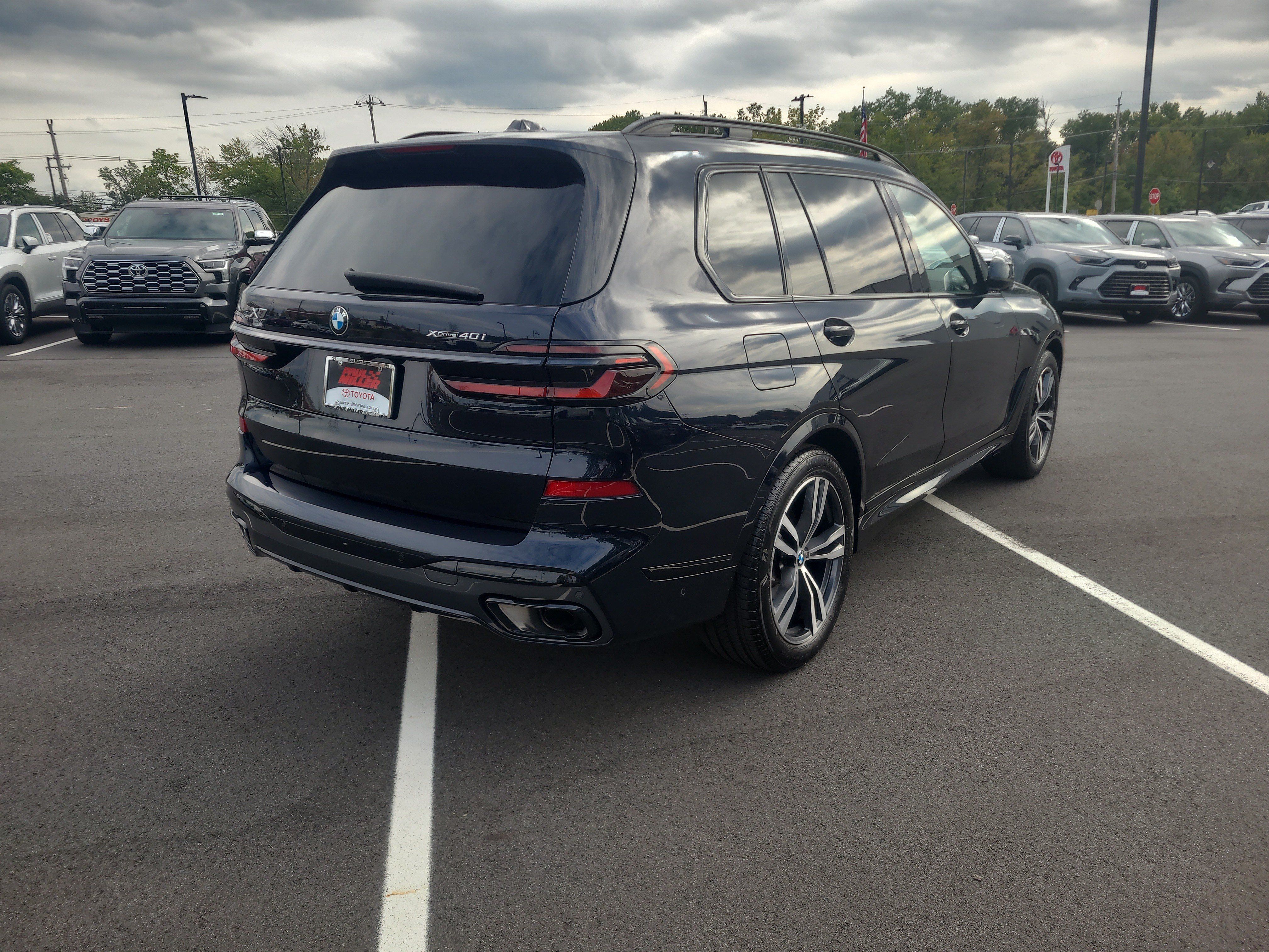 Used 2025 BMW X7 xDrive40i w/ M Sport Package AWD/4WD image 7