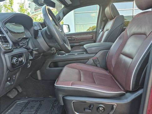 Used 2025 RAM 1500 Limited AWD/4WD image 2