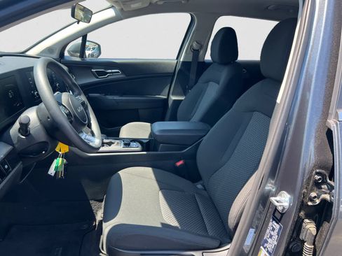 Certified 2025 Kia Sportage LX AWD/4WD image 16