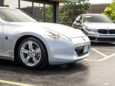 Used 2012 Nissan 370Z Touring w/ Aerodynamics Pkg RWD image 3