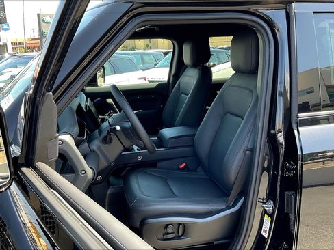 New 2026 Land Rover Defender 110 X-Dynamic SE AWD/4WD image 14