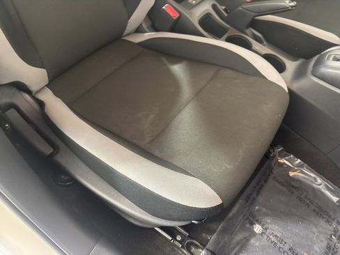 Used 2025 Nissan Versa S FWD image 29