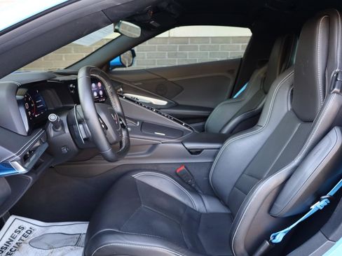 Used 2021 Chevrolet Corvette Stingray Coupe w/ 1LT RWD image 18