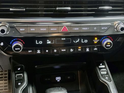 Used 2022 Kia Telluride SX w/ SX Prestige Package AWD/4WD image 16