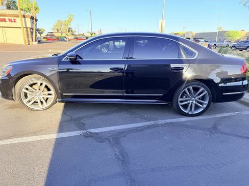 Used 2019 Volkswagen Passat 2.0T SE R-Line image 4