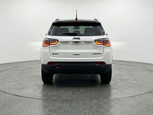 Used 2025 Jeep Compass Trailhawk image 7