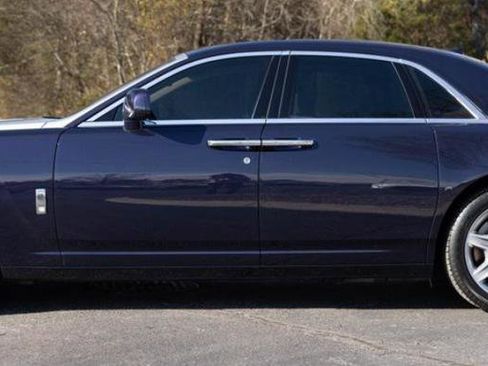 Used 2011 Rolls-Royce Ghost image 2