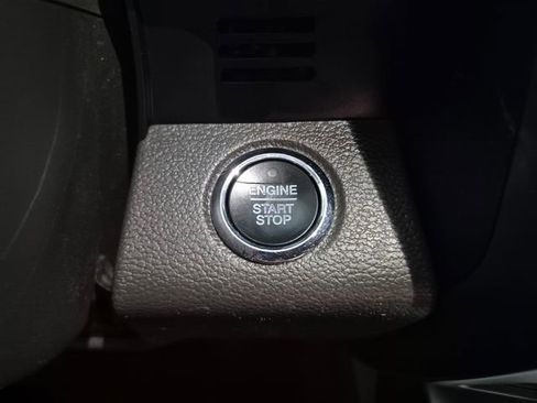 Used 2018 Ford Expedition XLT w/ Equipment Group 202A AWD/4WD image 23