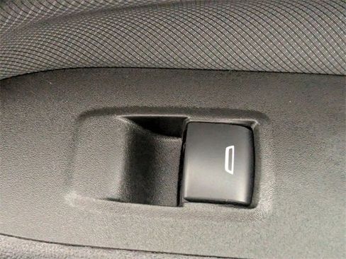 Used 2022 Chevrolet Equinox RS image 33