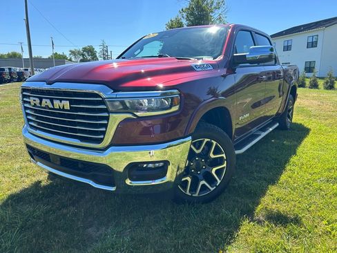 Used 2025 RAM 1500 Laramie AWD/4WD image 12