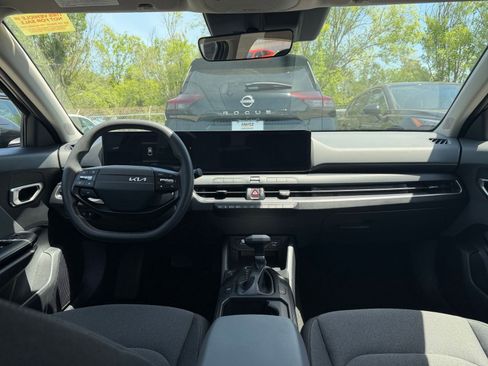 Used 2025 Kia K4 LXS image 59