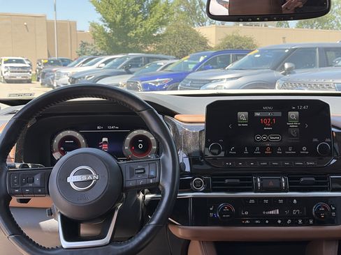 Used 2022 Nissan Pathfinder Platinum w/ Cargo Package AWD/4WD image 22