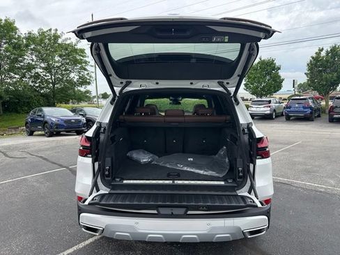 New 2026 BMW X5 xDrive50e w/ Climate Comfort Package AWD/4WD image 36
