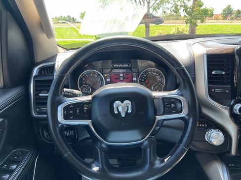 Used 2019 RAM 1500 Laramie RWD image 39